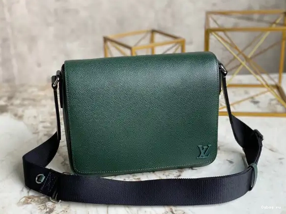 DISTRICT VUITTON LOUIS PM 0606